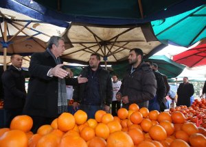 Mansur Yavaş Mamak’ta Pazarcılarla Buluştu