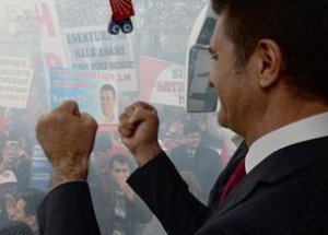 Sarıgül Yüksekten Uçuyor!