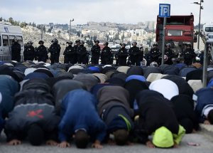 İsrail Polisi Mescid-i Aksa'ya Girişi Engelledi
