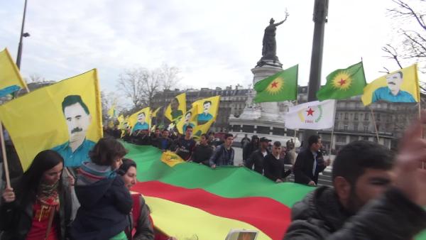 Paris'te öldürülen kadın PKK'lılar için yürüdüler