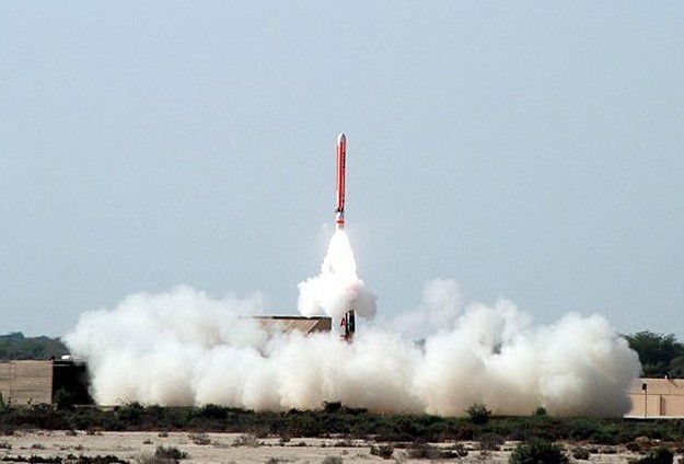 Kuzey Kore'nin 18 füze fırlattığı iddia edildi