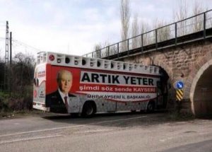 MHP Otobüsünün Fotoğrafı Twitter'a Damga Vurdu