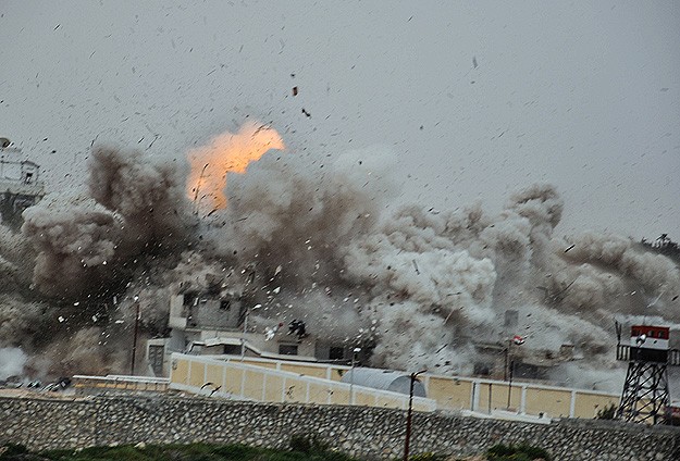 Mısır ordusu evleri yıkmaya devam ediyor