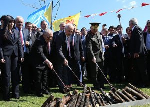 Nevruz Kutlanıyor