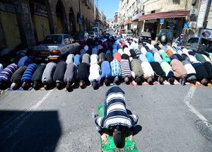 Zorba Siyonistlerden İbadet Yasağı