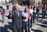 20 kişiyle miting yaptı