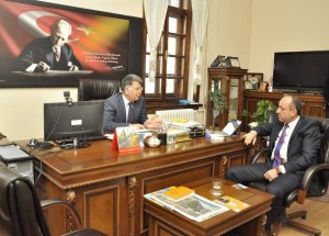 Öğrencilerden Tahsin Babaş’a Sevgi Seli