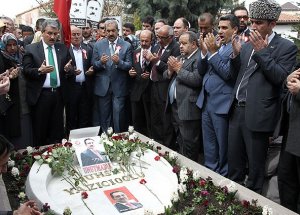 Muhsin Yazıcıoğlu Kabri Başında Dualarla Anıldı