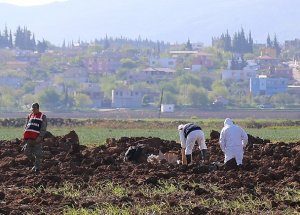 Yayladağı'na 3 Top Mermisi Düştü