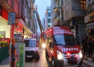 Samsun'da Yangında 2 Kişi Hastanelik Oldu
