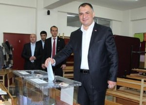 MHP'nin İstanbul Adayı Oyunu Kullandı