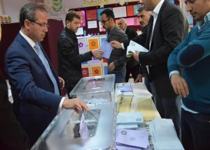 Ak Parti Diyarbakır İl Başkanı Altaç Oyunu Kullandı