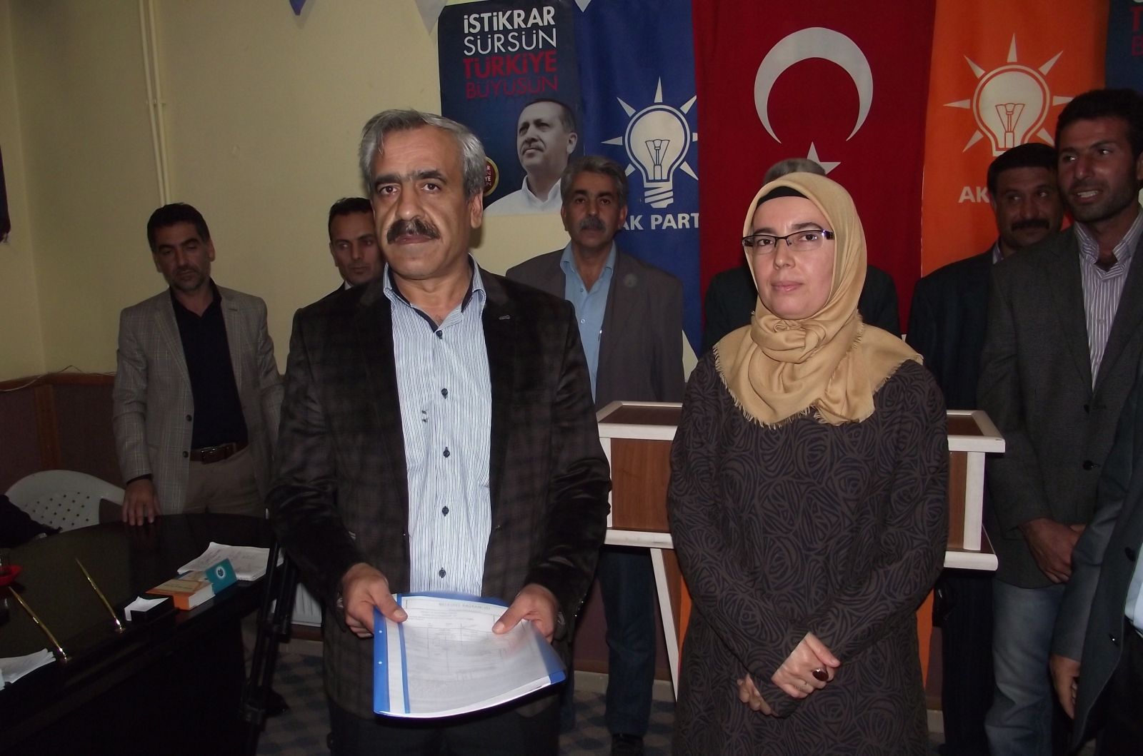 Başörtülü Diye Atıldı Başkan Olarak Döndü