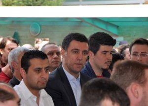 Hakan Şükür'e Cenazede Büyük Şok!