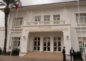 Belediye Önünde 'Hırsız' Nöbeti!