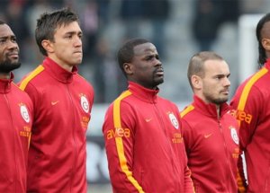 Galatasaray'da 2 Yıldızdan Kötü Haber