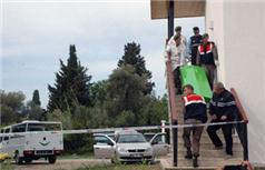 1 yaşındaki çoçuğunun önünde...