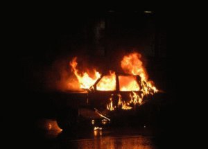 PKK'lılar Yol Kesip, İş Makinesi Yaktı!