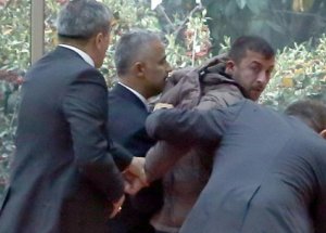 Kemal Kılıçdaroğlu'na Saldıran Orhan Öven Kimdir? İşte Biyografisi