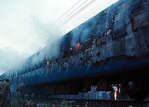 Pakistan'da Yolcu Treninde Patlama