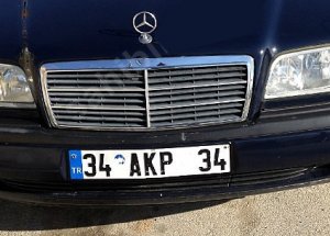 Bu Plakaya Servet İstiyor!