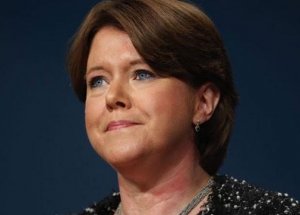 Yolsuzlukla Suçlanan Bakan İstifa Etti