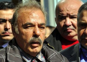 Ünlü Sanatçı Kimseyle Görüşmek İstemiyor