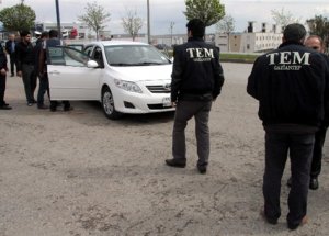 Bomba Yüklü Araç Polise Takıldı