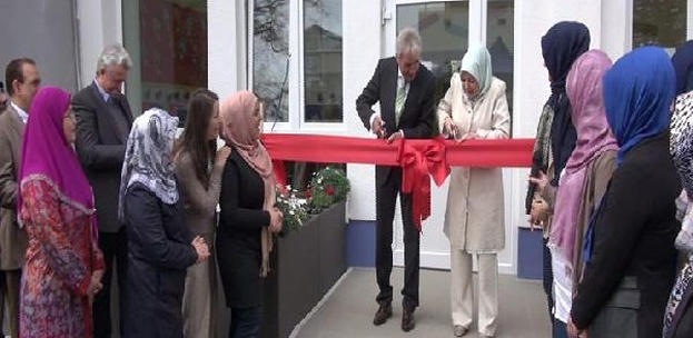 Almanya'da Müslümanlardan bir ilk