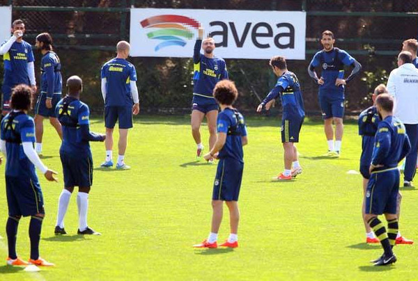 Caner Erkin'den Skandal El Hareketi!
