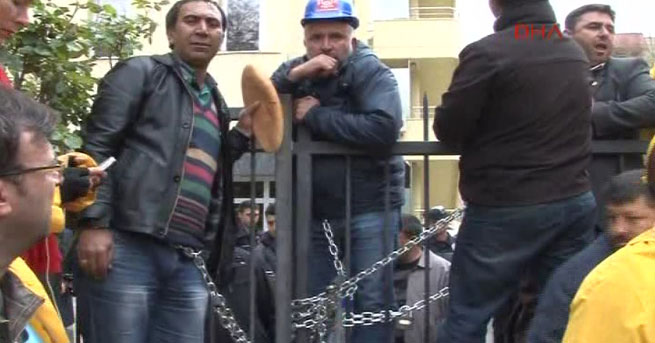 Yatağan işçilerinden zincirli eylem