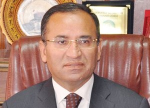 Bakan'dan "Eşcinsel Cezaevi" Yorumu