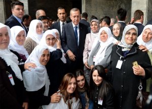 Başbakan Erdoğan'dan Kadınlara Jest!