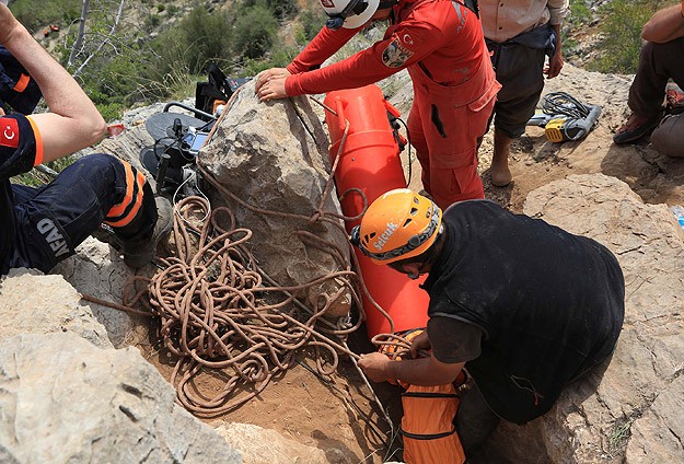 Mağarada 66 saatlik yaşam mücadelesi