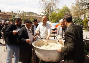 Kutlu Doğum Pilavı Dağıtıldı