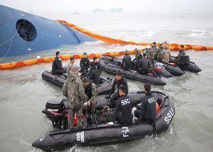 G. Kore'de Batan Gemi İçin Umutlar Tükeniyor
