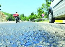 Başkandan şoförlere eriyen asfalt uyarısı