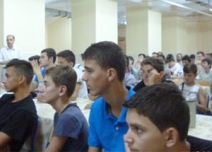 TİKA'dan Makedon Öğrencilere Burs