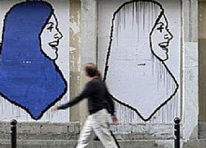 Fransa'da Kritik Anket!