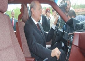MHP Lideri Bahçeli 43 Yıllık Araba Satın Aldı