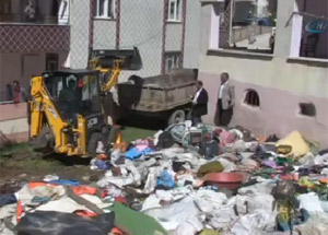 Elazığ'da Çöp Ev Görenleri Şaşırttı