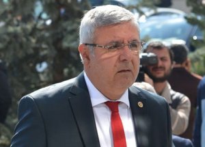 Radikal Yazarına Metiner'den İlk Tepki!