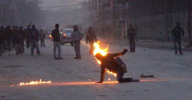 Polise Molotof Atanlara Hapis Cezası