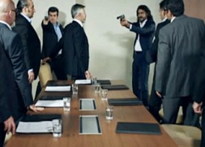 Kurtlar Vadisi'nde İlginç Paralel Yapı Sahnesi