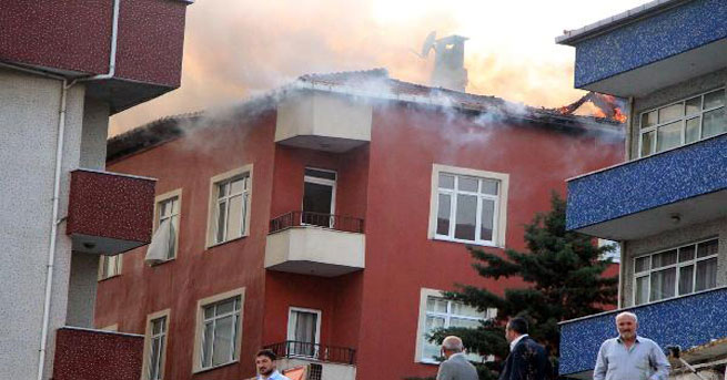 Mangal Keyfi Çatı Yaktı