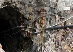 Maden ocağında göçük mahsur kalanlar var