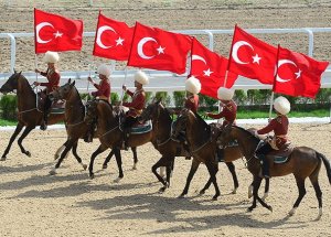 Cumhurbaşkanı Gül Adına At Yarışı Düzenlendi