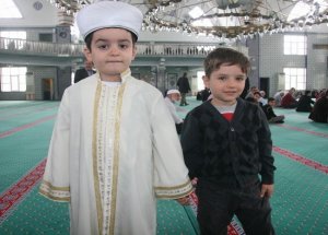 17 Aylıkken Hacı Oldu, 4,5 Yaşında Hatim Etti