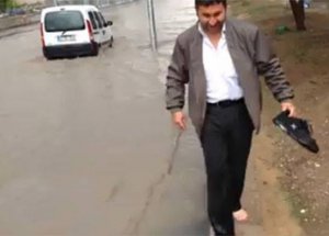 Yılmaz Hoca’dan Yüzen Tramvay!