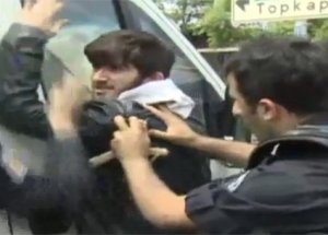 Eylemciden Komik Savunma